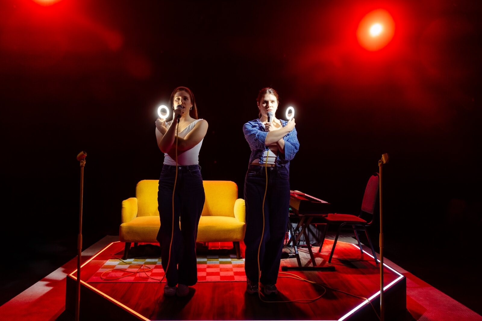 Photos: The Gilbert Twins in UNDER THE INFLUENCE at the King's Head Theatre — photo 3 of 6