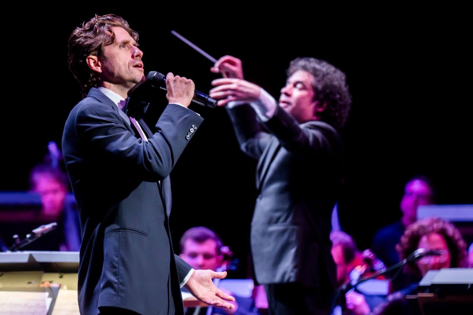 Photos: Gustavo Dudamel New York Philharmonic Tenure Begins With Aaron Tveit, Lizzo, St. Vincent, and More — photo 6 of 8