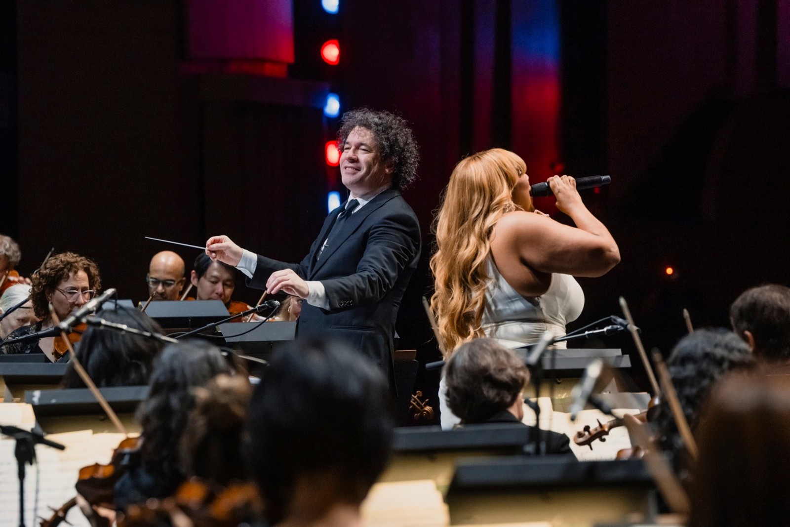 Photos: Gustavo Dudamel New York Philharmonic Tenure Begins With Aaron Tveit, Lizzo, St. Vincent, and More — photo 1 of 8