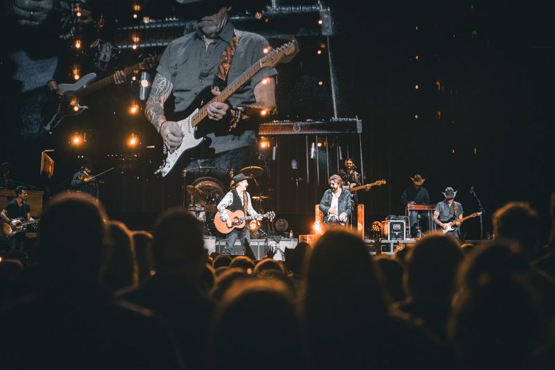 Photos: NEON MOON TOUR Opens With Sold-Out Shows at Bridgestone Arena — photo 9 of 9