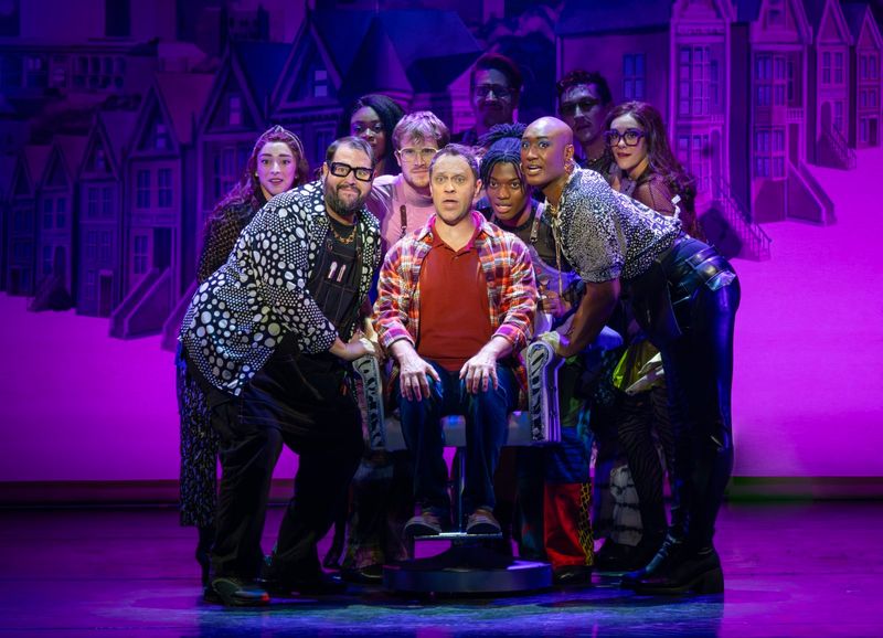 Photos: MRS. DOUBTFIRE Brings Broadway Musical Comedy to Calgary — photo 9 of 13