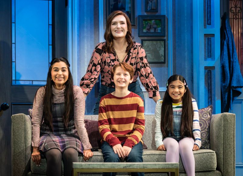Photos: MRS. DOUBTFIRE Brings Broadway Musical Comedy to Calgary — photo 10 of 13