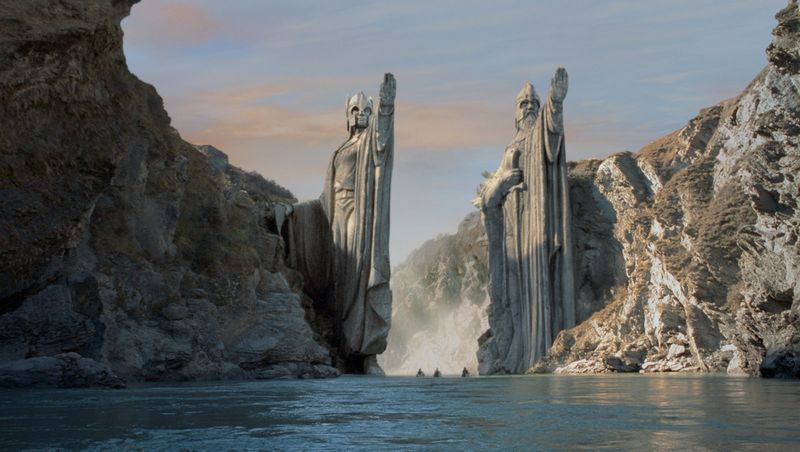 Photos: LORD OF THE RINGS: FELLOWSHIP OF THE RING IN CONCERT to Mark 25th Anniversary — photo 3 of 11
