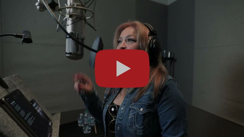 Photos: Evelyn Rubio Releases Crossover Single 'Que mas diera' — photo 2 of 9