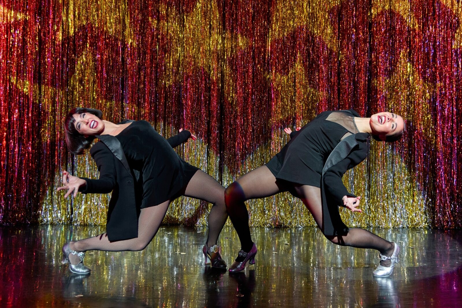 Photos: Reece Weaver, Lissa deGuzman, and Max von Essen in CHICAGO on Broadway — photo 11 of 16