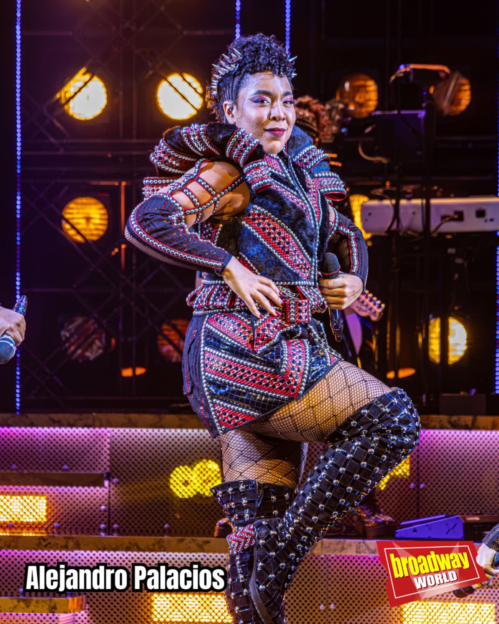 PHOTOS: SIX EL MUSICAL: las seis reinas toman la Gran Vía — photo 1 of 12