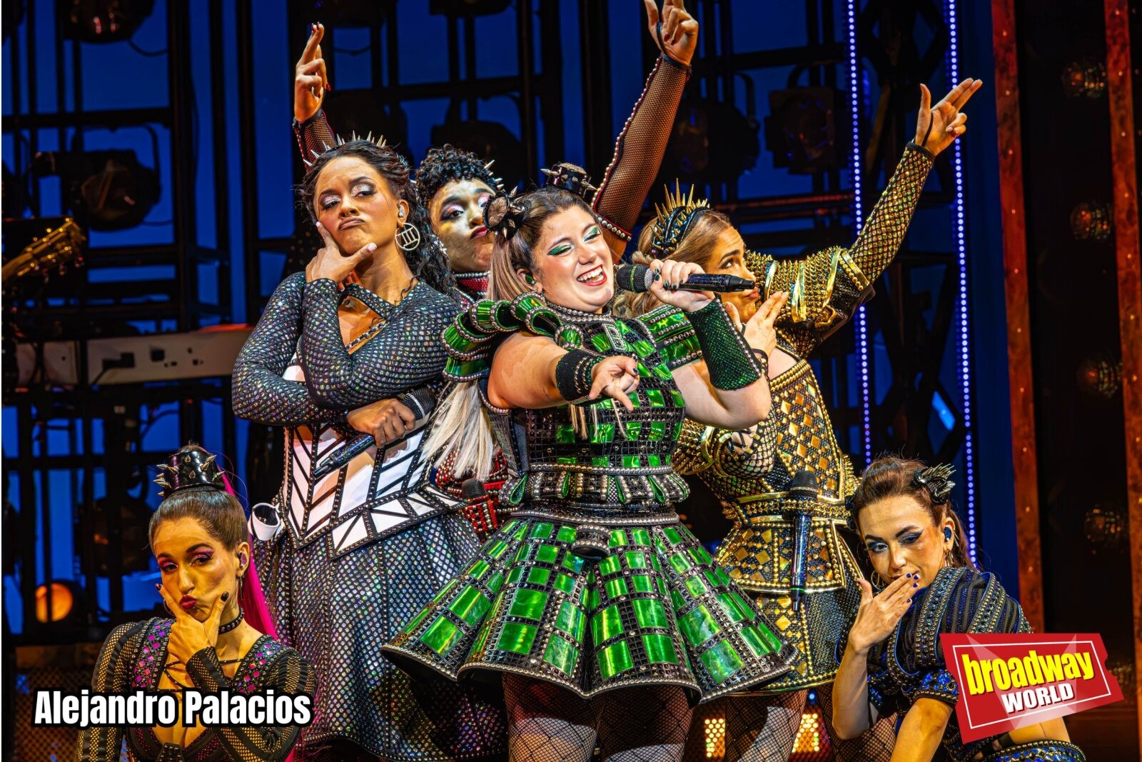PHOTOS: SIX EL MUSICAL: las seis reinas toman la Gran Vía — photo 12 of 12