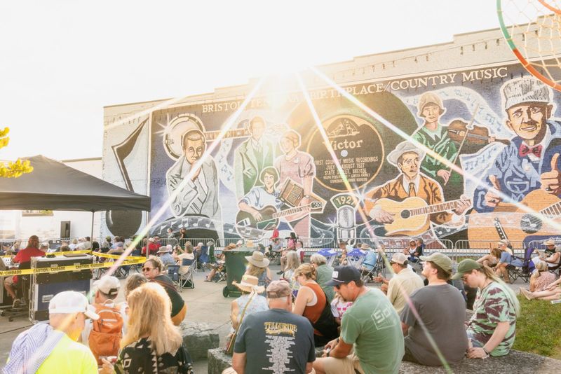 Photos: BRISTOL RHYTHM & ROOTS REUNION Marks 25th Anniversary — photo 37 of 39