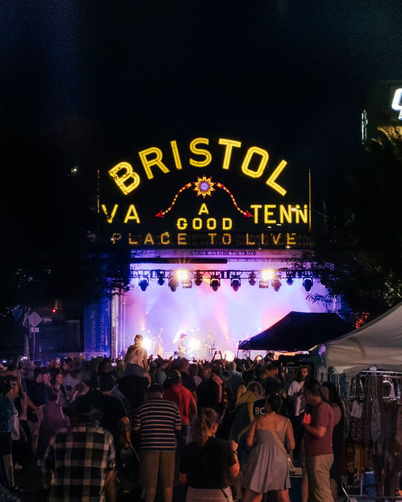 Photos: BRISTOL RHYTHM & ROOTS REUNION Marks 25th Anniversary — photo 22 of 39