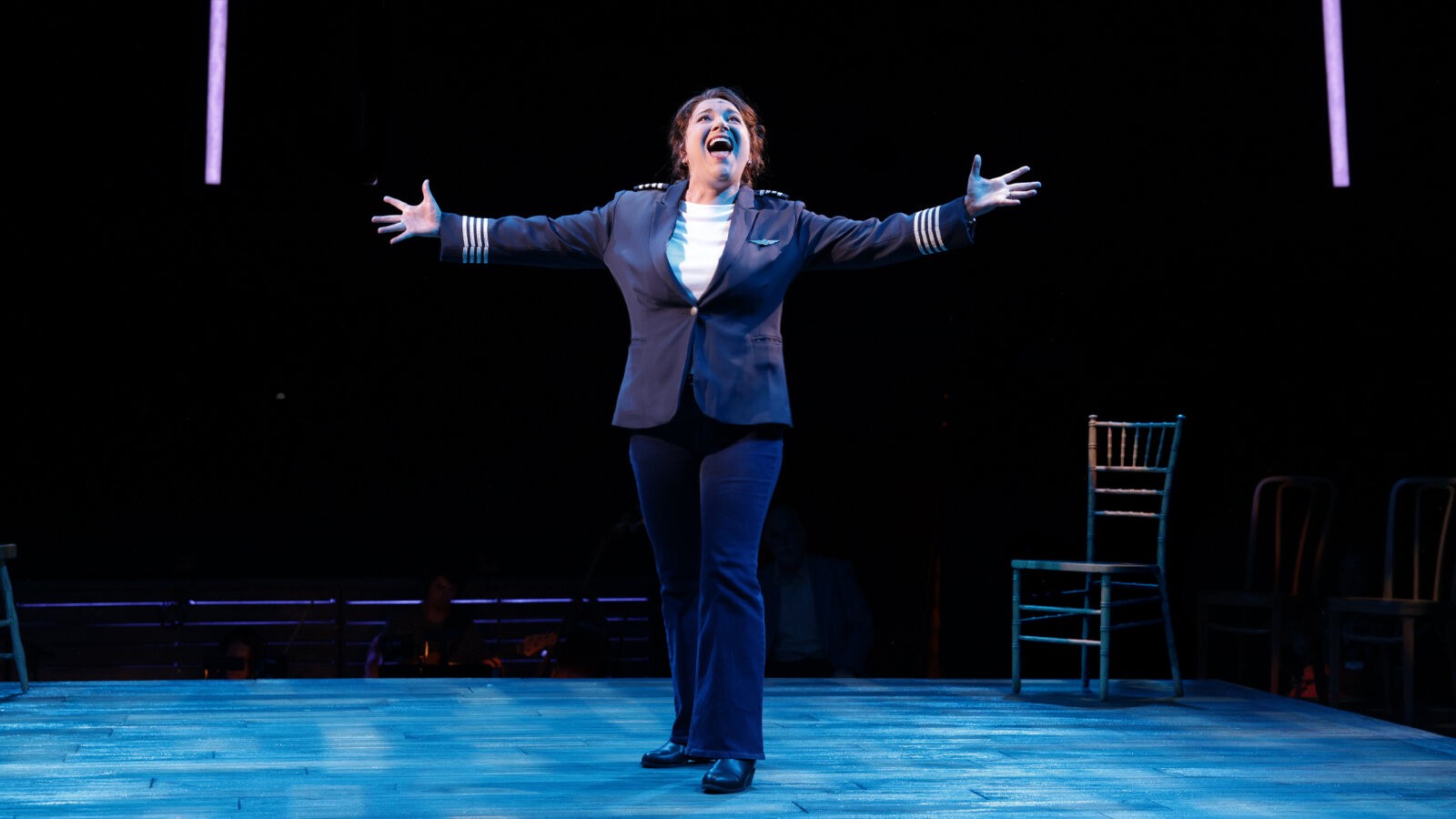 Photos: COME FROM AWAY At North Shore Music Theatre — photo 3 of 12