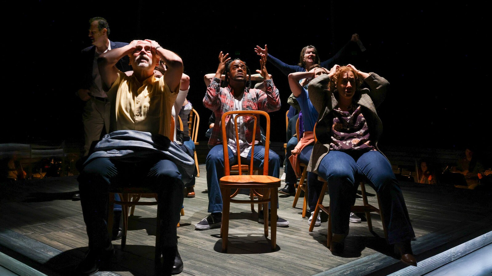 Photos: COME FROM AWAY At North Shore Music Theatre — photo 10 of 12