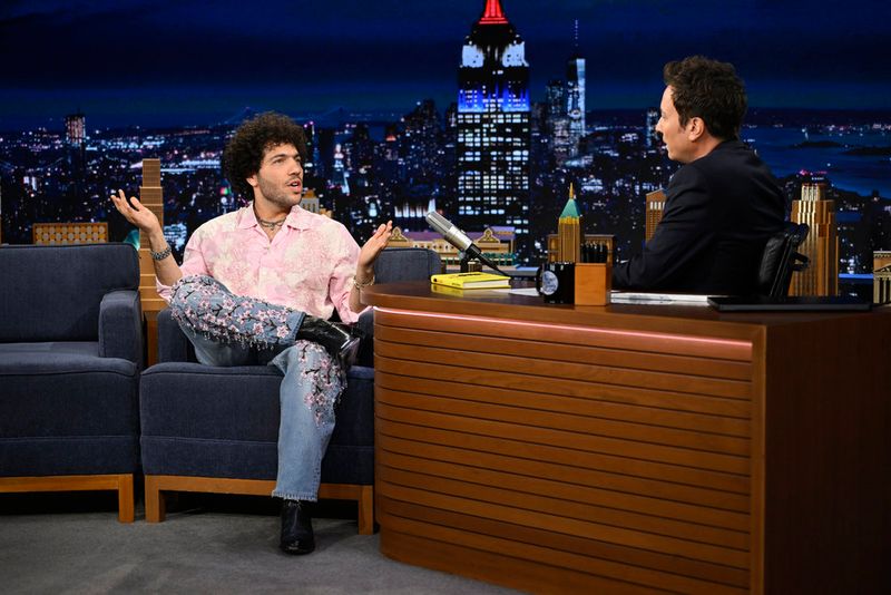 Photos: THE TONIGHT SHOW: LISA, benny blanco, Raygun, JUNGLE — photo 2 of 4