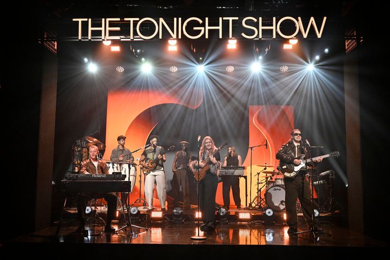 Photos: THE TONIGHT SHOW: LISA, benny blanco, Raygun, JUNGLE — photo 4 of 4