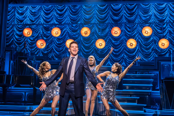 Jeremy Jordan and the cast Photo