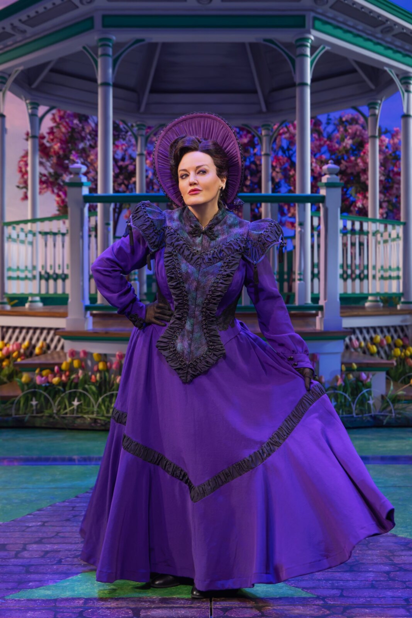 Photos: Jennifer Simard Joins SCHMIGADOON! As 'Mildred Layton' — photo 2 of 2