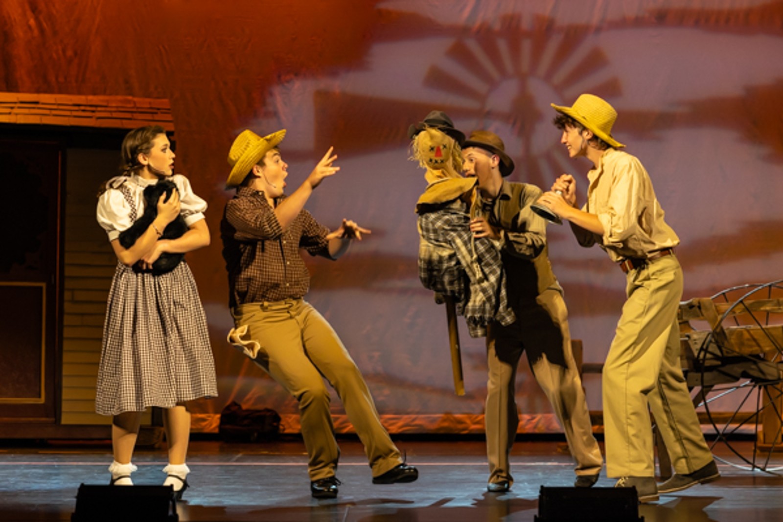 Photos: First look at MTVarts green cast of THE WIZARD OF OZ — photo 1 of 37