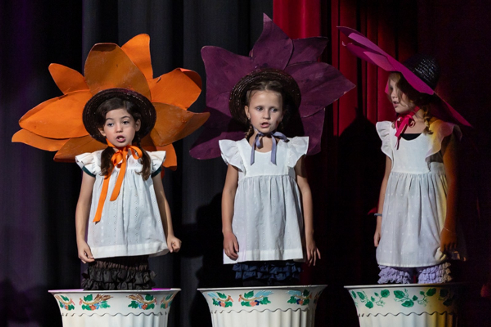 Photos: First look at MTVarts green cast of THE WIZARD OF OZ — photo 7 of 37