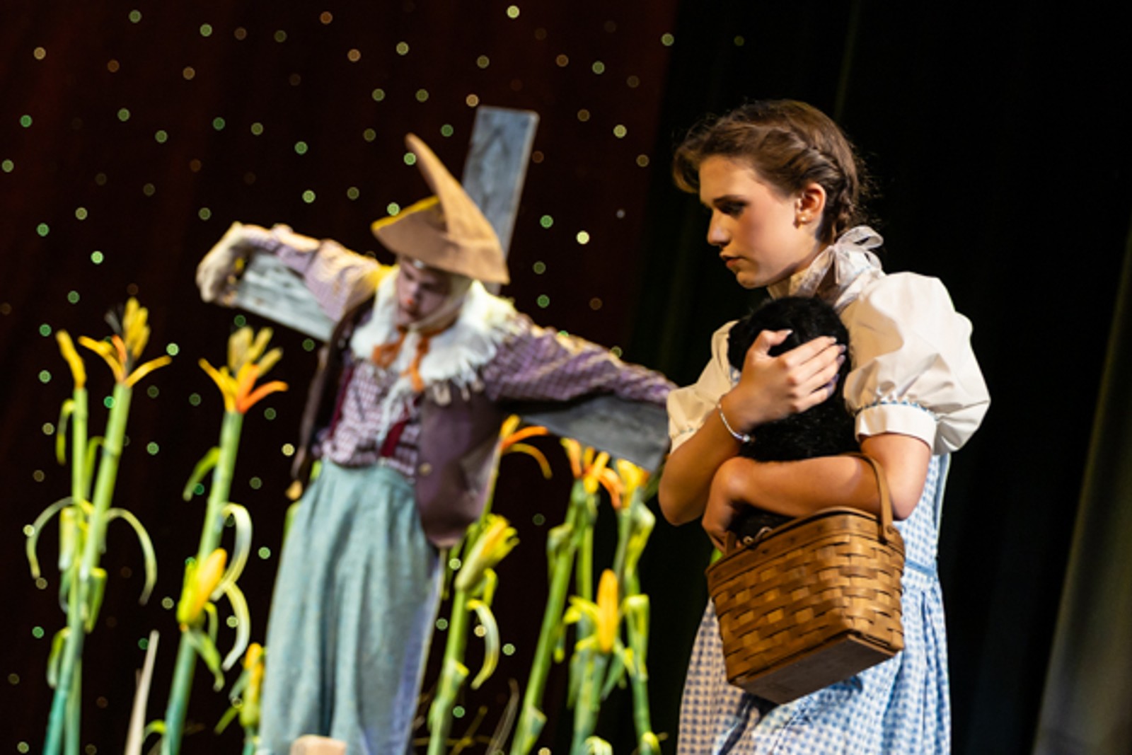 Photos: First look at MTVarts green cast of THE WIZARD OF OZ — photo 13 of 37