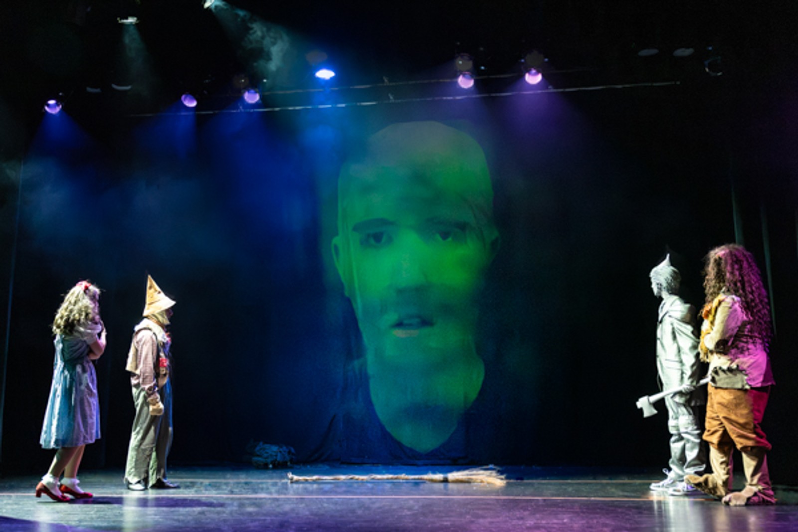Photos: First look at MTVarts green cast of THE WIZARD OF OZ — photo 34 of 37