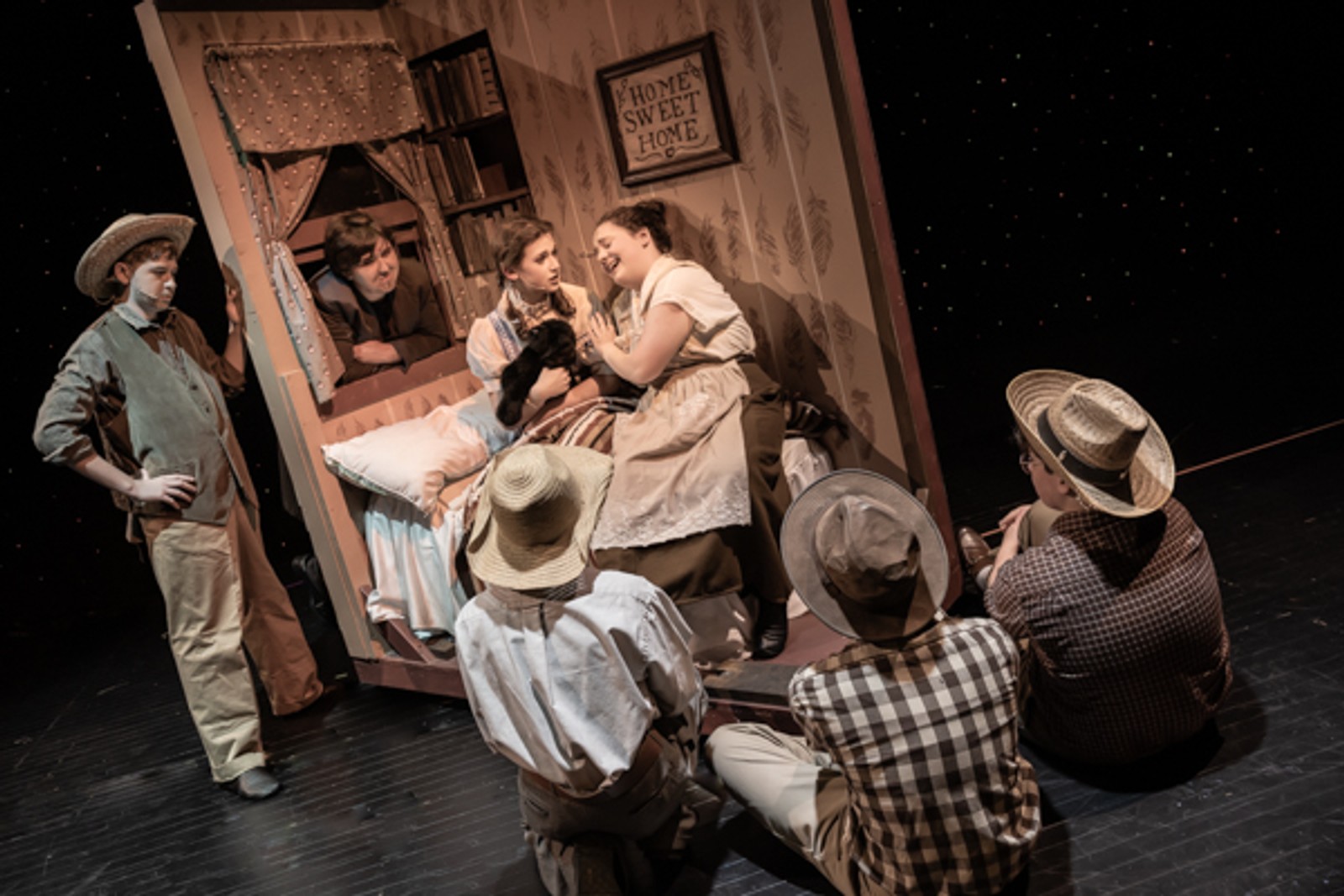 Photos: First look at MTVarts green cast of THE WIZARD OF OZ — photo 36 of 37