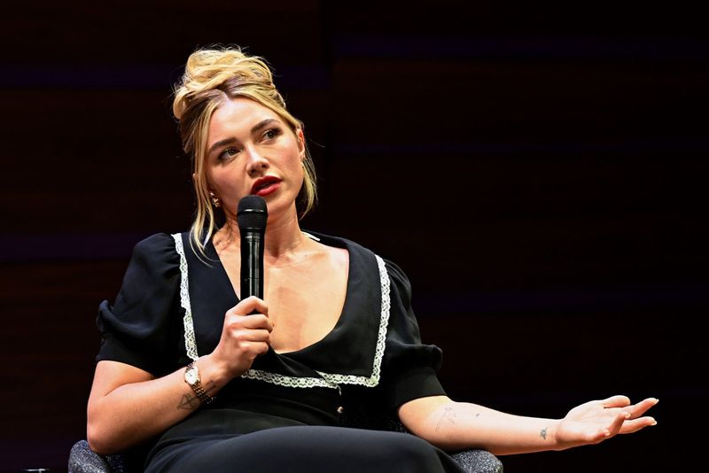 Photos: Florence Pugh and Zoe Kazan Promote EAST OF EDEN — photo 5 of 7