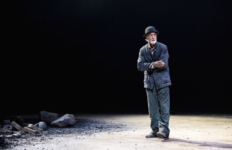 Review: WAITING FOR GODOT at Guthrie Theater Image