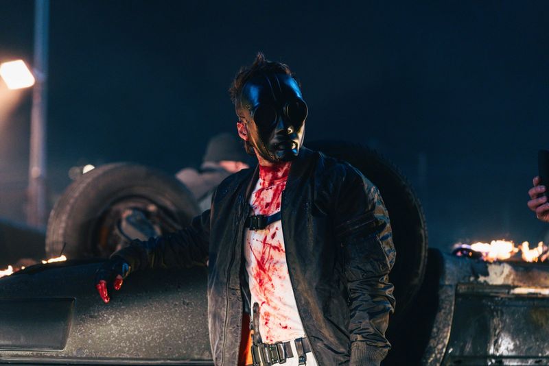 Photos: THE BEAST Trailer Features Samuel L. Jackson, Joel Kinnaman — photo 3 of 22