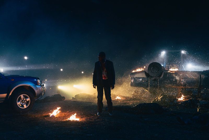 Photos: THE BEAST Trailer Features Samuel L. Jackson, Joel Kinnaman — photo 9 of 22
