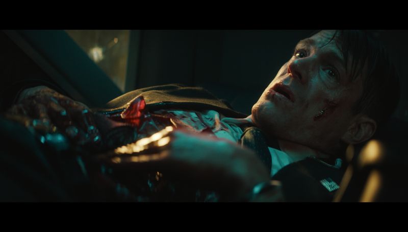 Photos: THE BEAST Trailer Features Samuel L. Jackson, Joel Kinnaman — photo 15 of 22