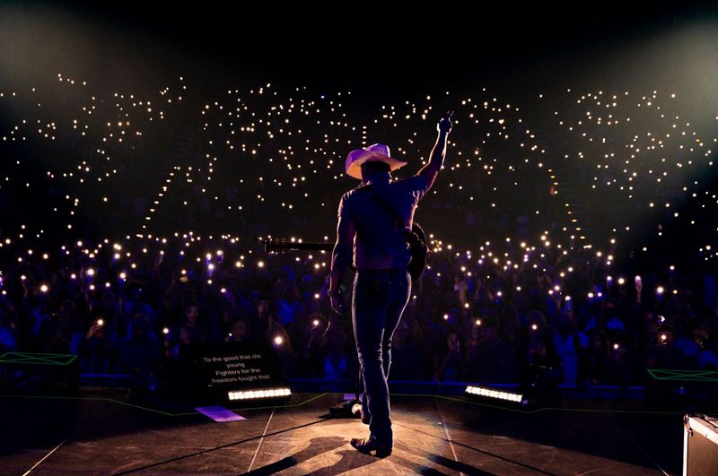 Photos: Jon Pardi's GAMBLIN' MAN TOUR 2026 Draws Capacity Crowds — photo 3 of 7