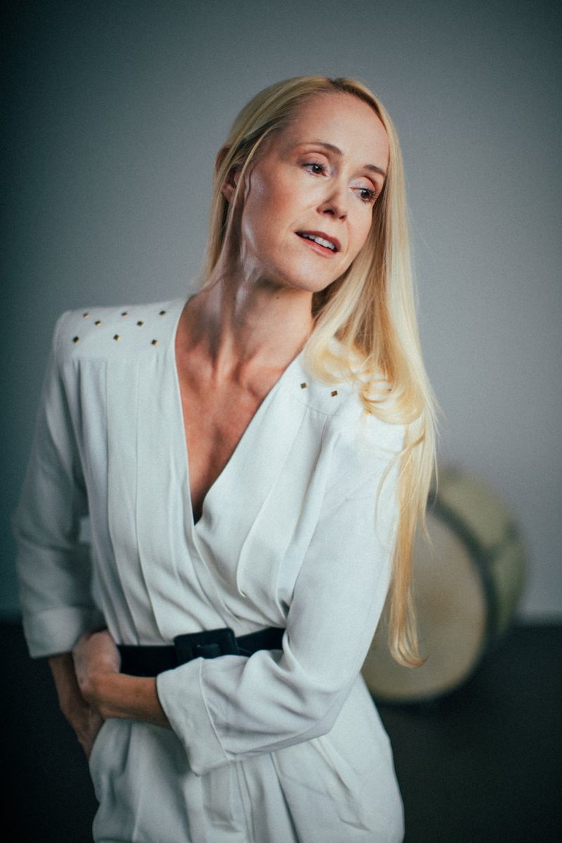 Photos: Tina Dico and Emilíana Torrini Collaborate on Single THIS FIRE! — photo 1 of 5