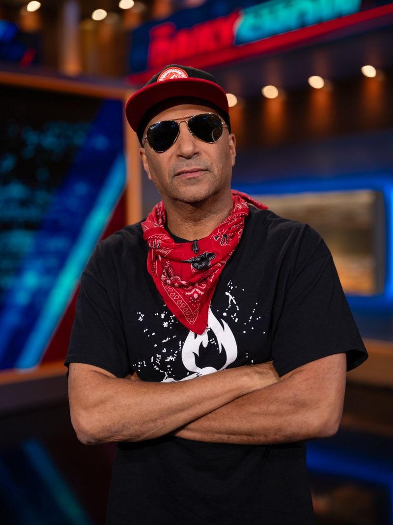 Photos: THE DAILY SHOW to Feature Tom Morello on New Episode — photo 3 of 6