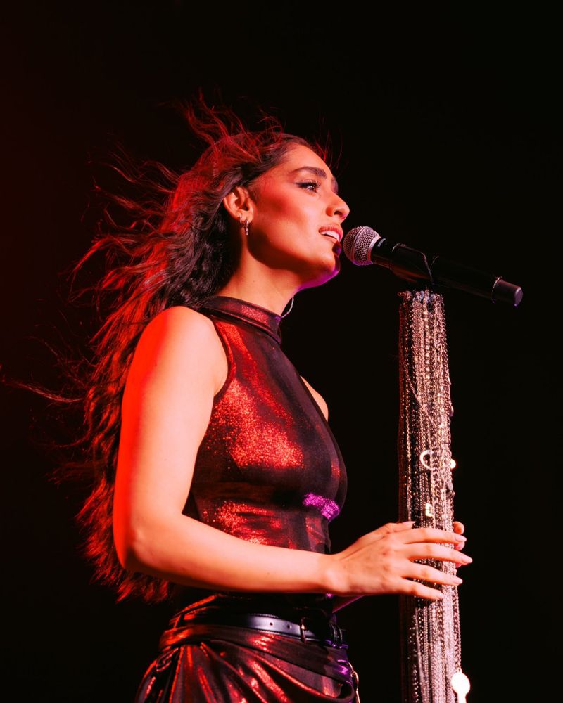 Photos: Zeyne Concludes AWDA Europe & UK Tour Through September — photo 7 of 35