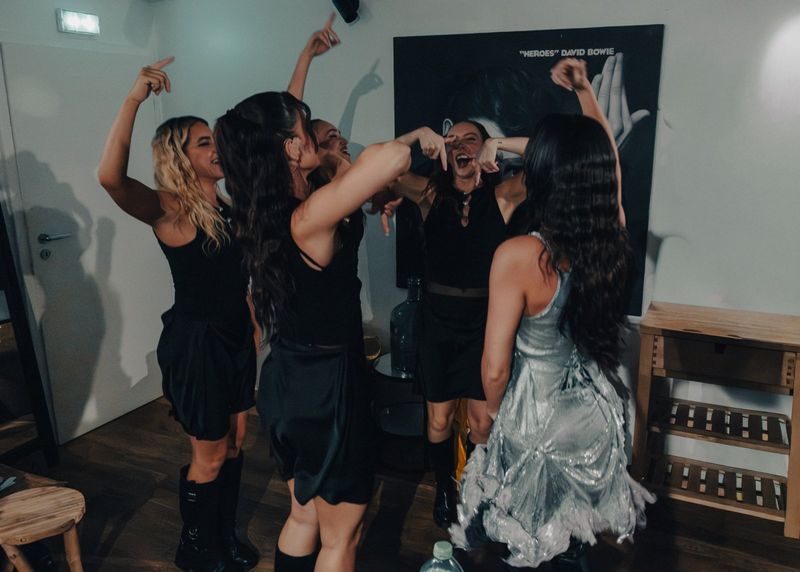 Photos: Zeyne Concludes AWDA Europe & UK Tour Through September — photo 11 of 35