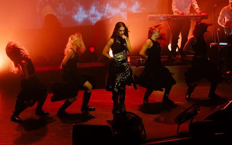 Photos: Zeyne Concludes AWDA Europe & UK Tour Through September — photo 16 of 35