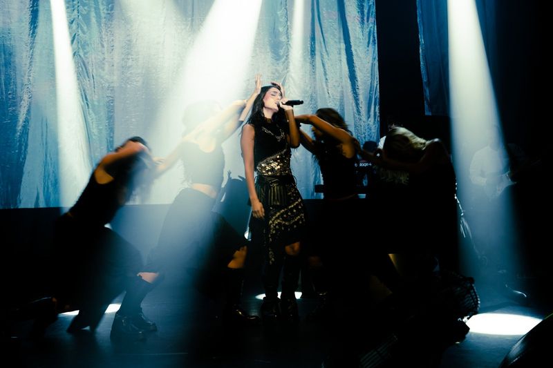 Photos: Zeyne Concludes AWDA Europe & UK Tour Through September — photo 23 of 35