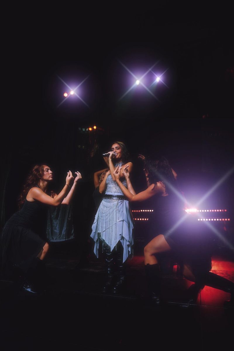 Photos: Zeyne Concludes AWDA Europe & UK Tour Through September — photo 25 of 35