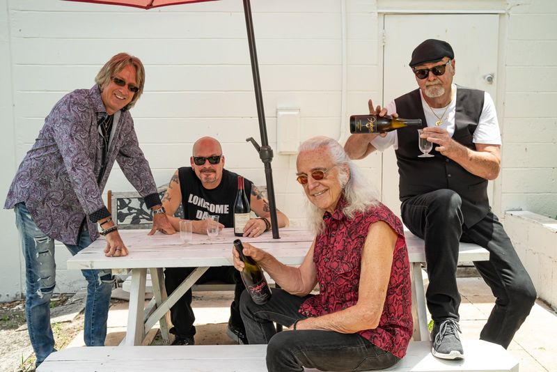 Photos: FOGHAT to Release LIVE & LOUD ACROSS THE U.S.A. Triple Vinyl — photo 11 of 15