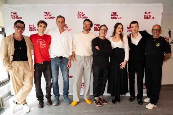 The cast with Gordan Greenberg and Scott Elliott Photo
