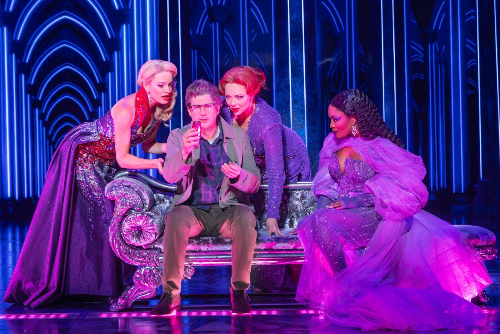 Photos: First Look at the DEATH BECOMES HER North American Tour — photo 5 of 5