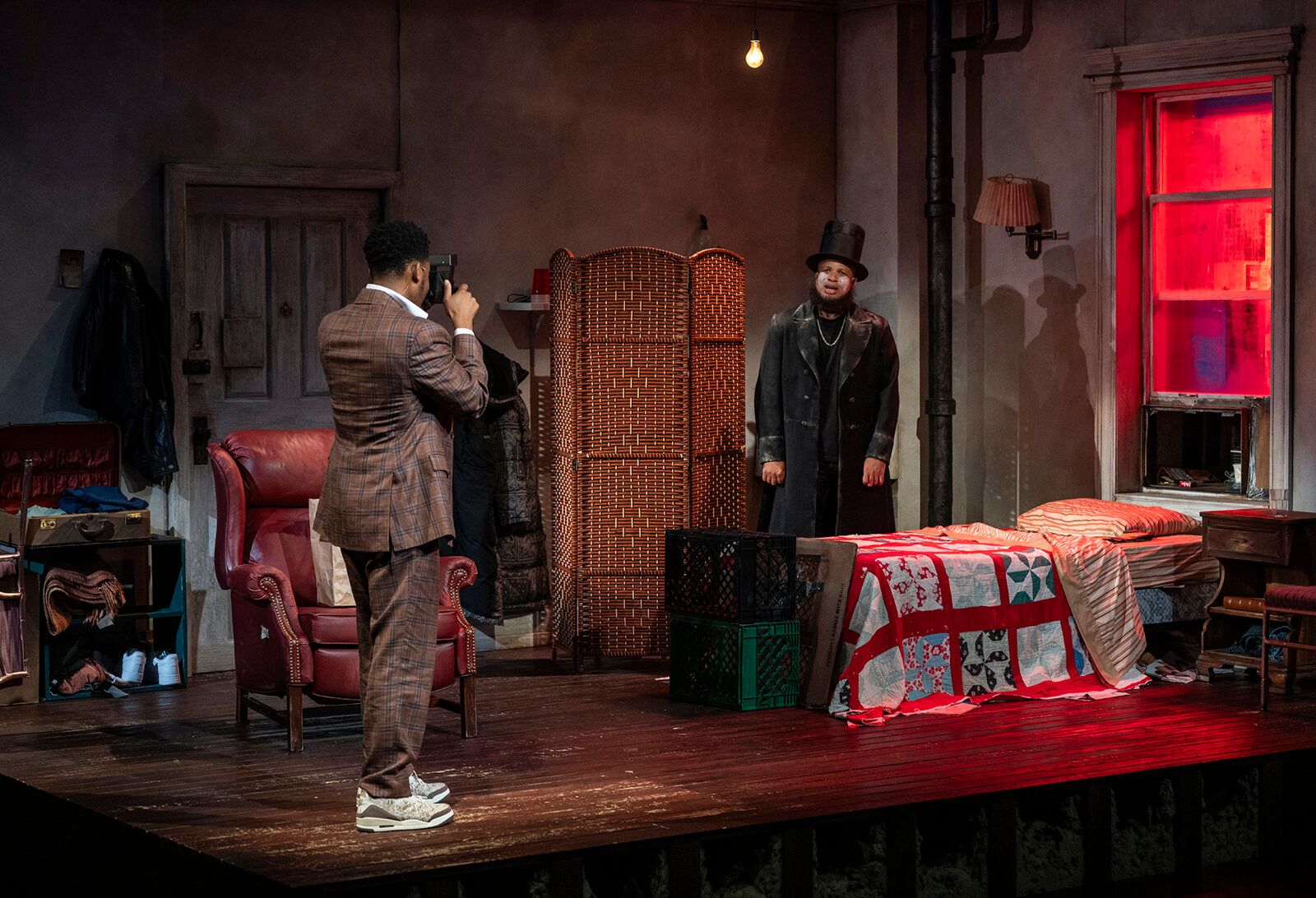 Photos: Glenn Davis and Namir Smallwood in TOPDOG/UNDERDOG at Steppenwolf Theatre — photo 27 of 29