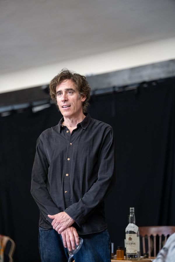 Stephen Mangan Photo