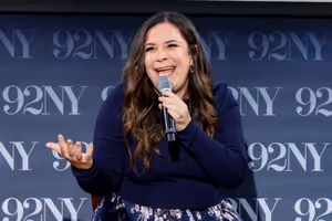 Lindsay Mendez @ BroadwayWorld Lindsay Mendez Photo