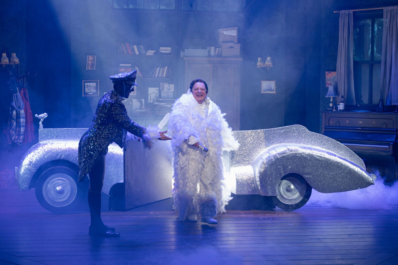 Photos: Simon Russell Beale, Fra Fee, and More in I'LL BE SEEING YOU at Pitlochry Festival Theatre — photo 4 of 8