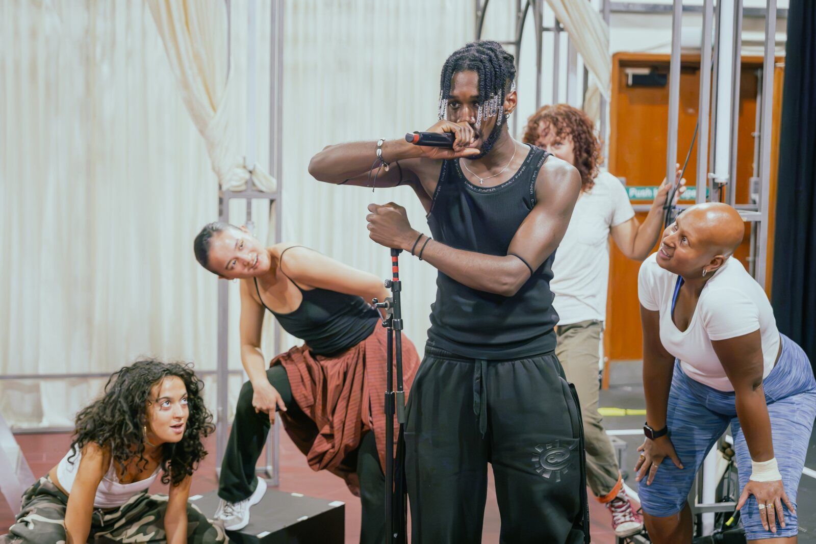 Photos: BACCHAE School Tour in Rehearsal From The National Theatre — photo 9 of 22