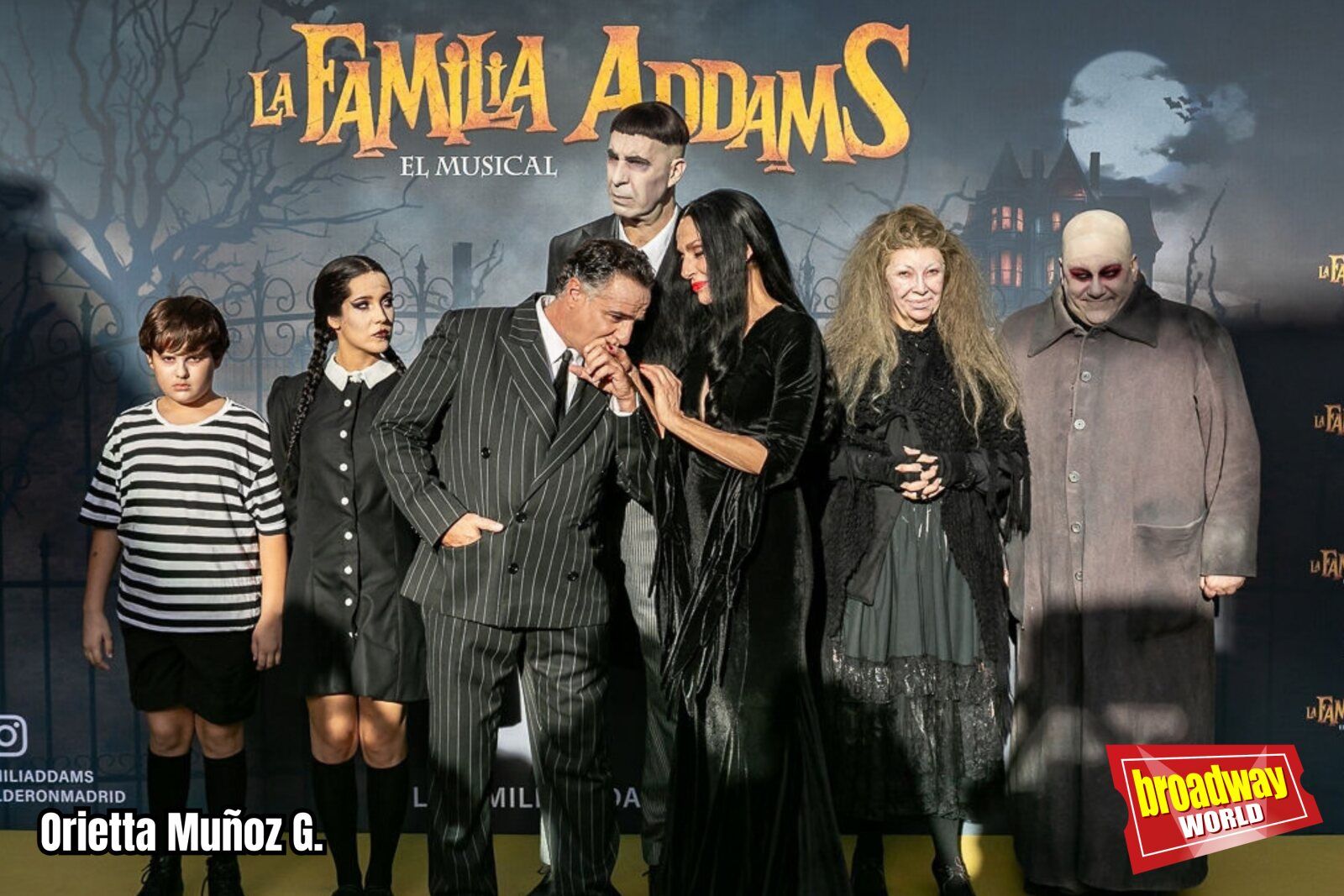FOTOS: La FAMILIA ADDAMS inunda de humor y misterio el Teatro Calderón de Madrid con su gran estreno Image