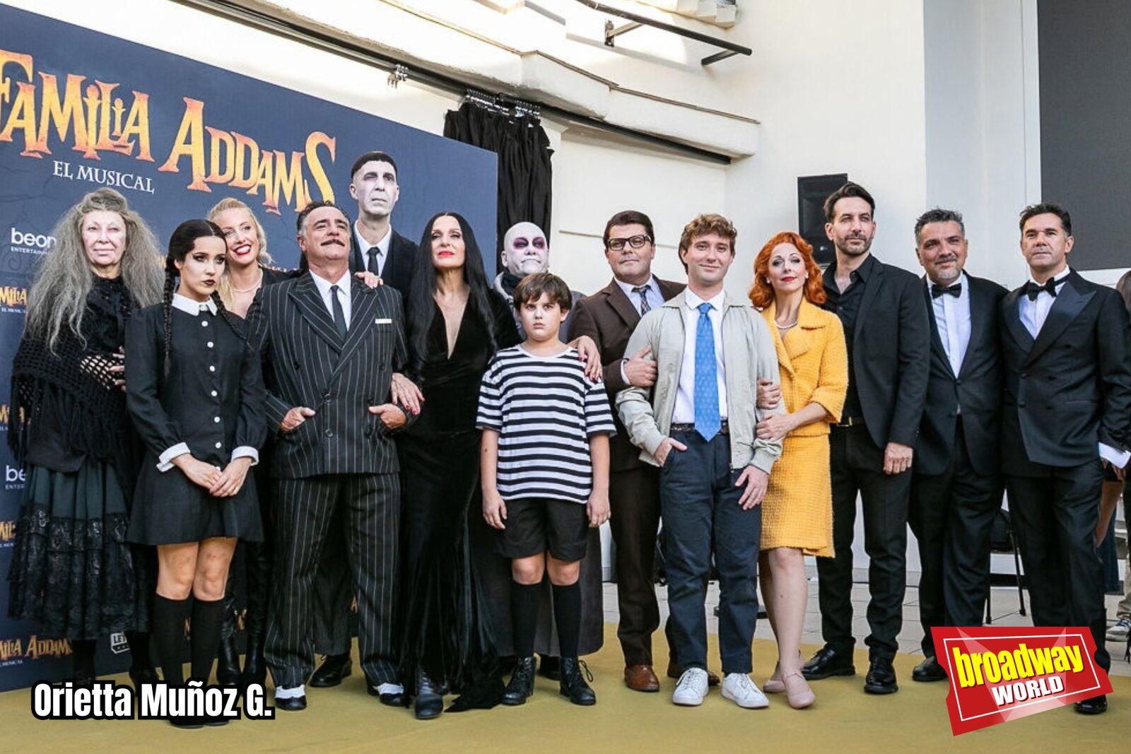FOTOS: La FAMILIA ADDAMS inunda de humor y misterio el Teatro Calderón de Madrid con su gran estreno Image