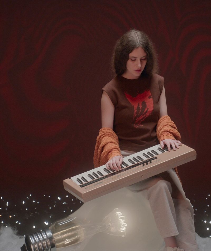 Photos: Jasmin Stone Releases Dream-Pop Single 'Love Me Hurt Me' — photo 4 of 4