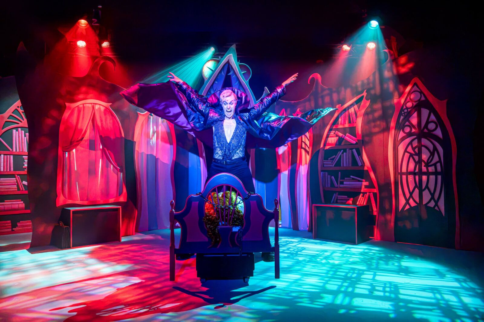 PHOTOS: Primeras imágenes de DRÁCULA, UNA COMEDIA TERRORÍFICA en Madrid — photo 2 of 9