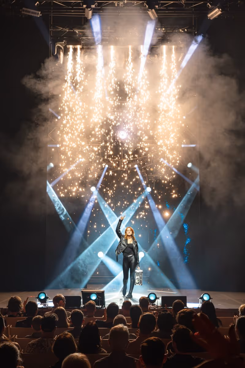 How NOW YOU SEE ME LIVE is Bringing Larger-Than-Life Magic to Broadway Image